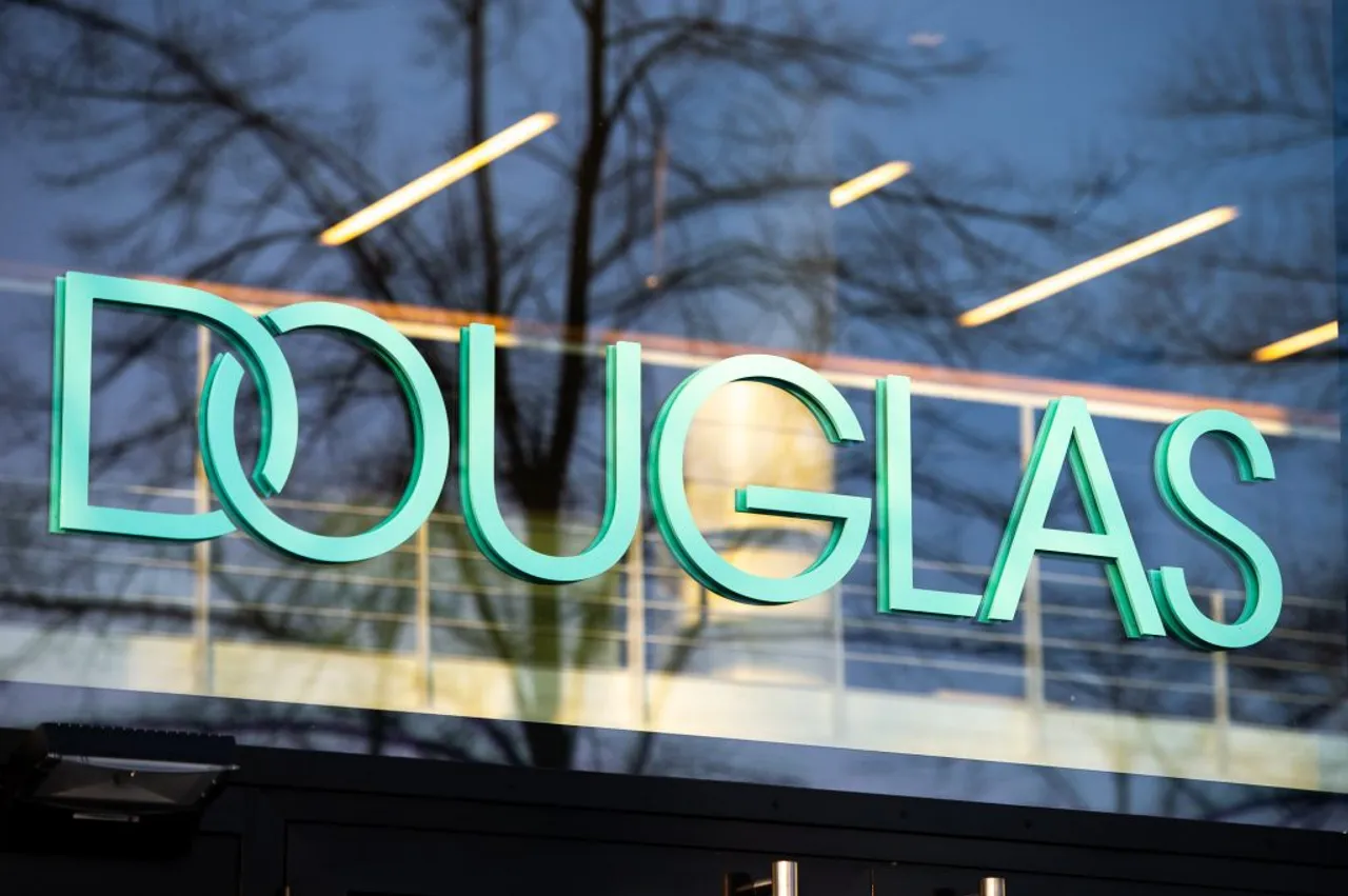 Colliers vermittelt Douglas-Luxus-Store in Wiens Toplage