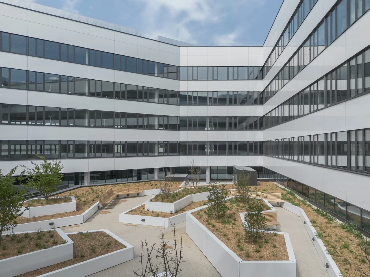 Central Hub ist übergeben