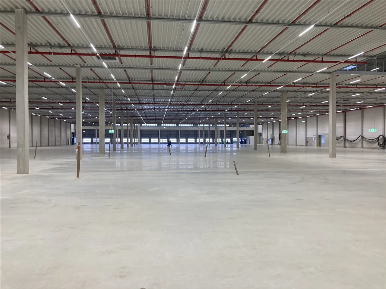 COMPLEMUS übergibt Logistikzentrum an die Fressnapf Gruppe