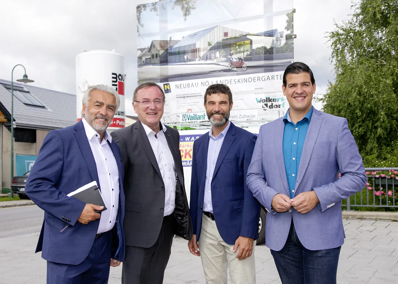 Bautensprecher Johann Singer zu Besuch bei Velux Österreich