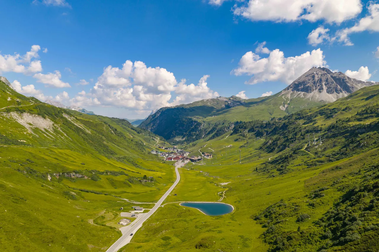 Warum der Trend zur „Coolcation“ in Österreichs Berg- und Seenregionen boomt