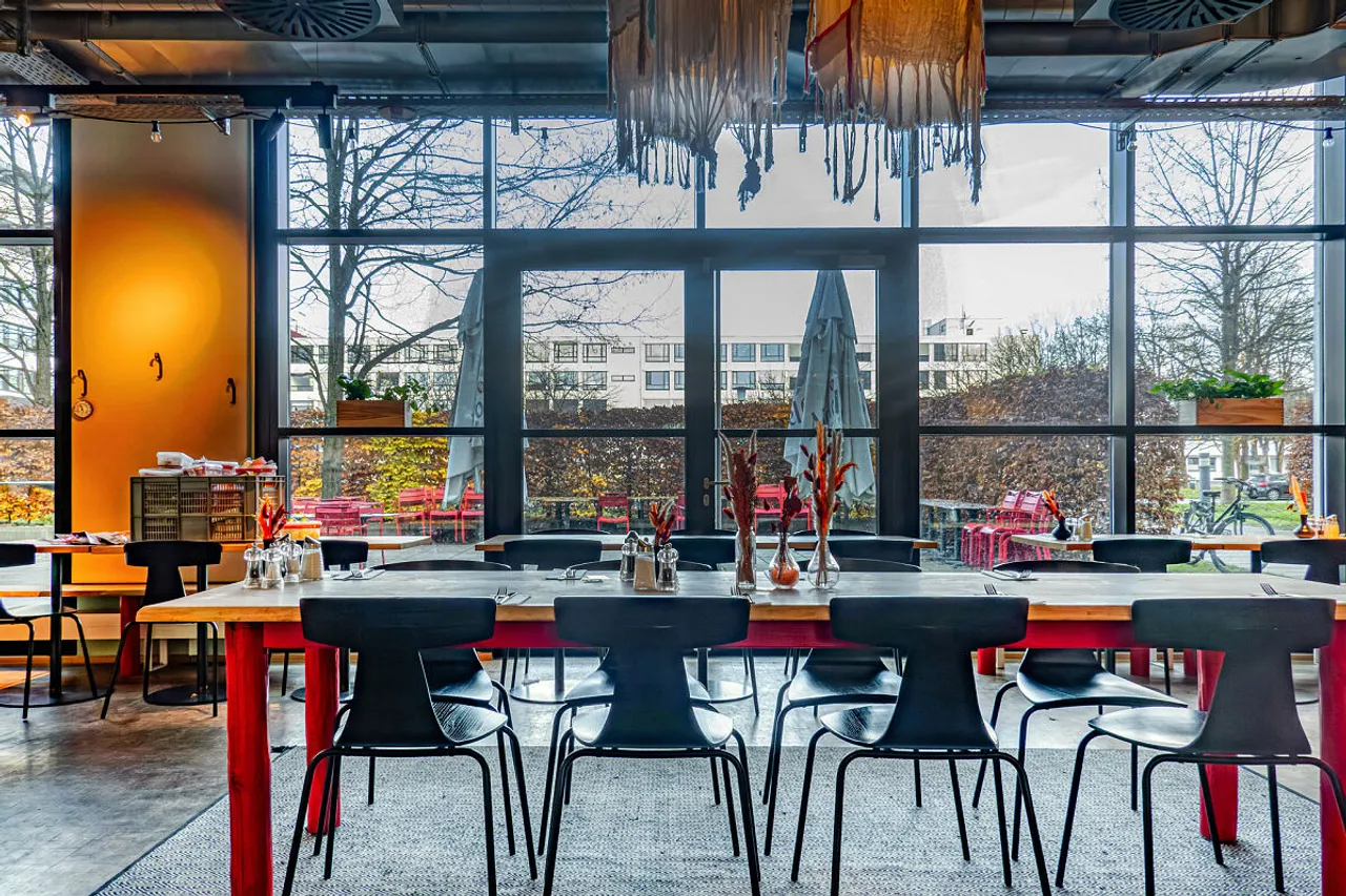 Inklusion meets Arbeitskultur: Inklusives Restaurant in München denkt Mittagspause neu