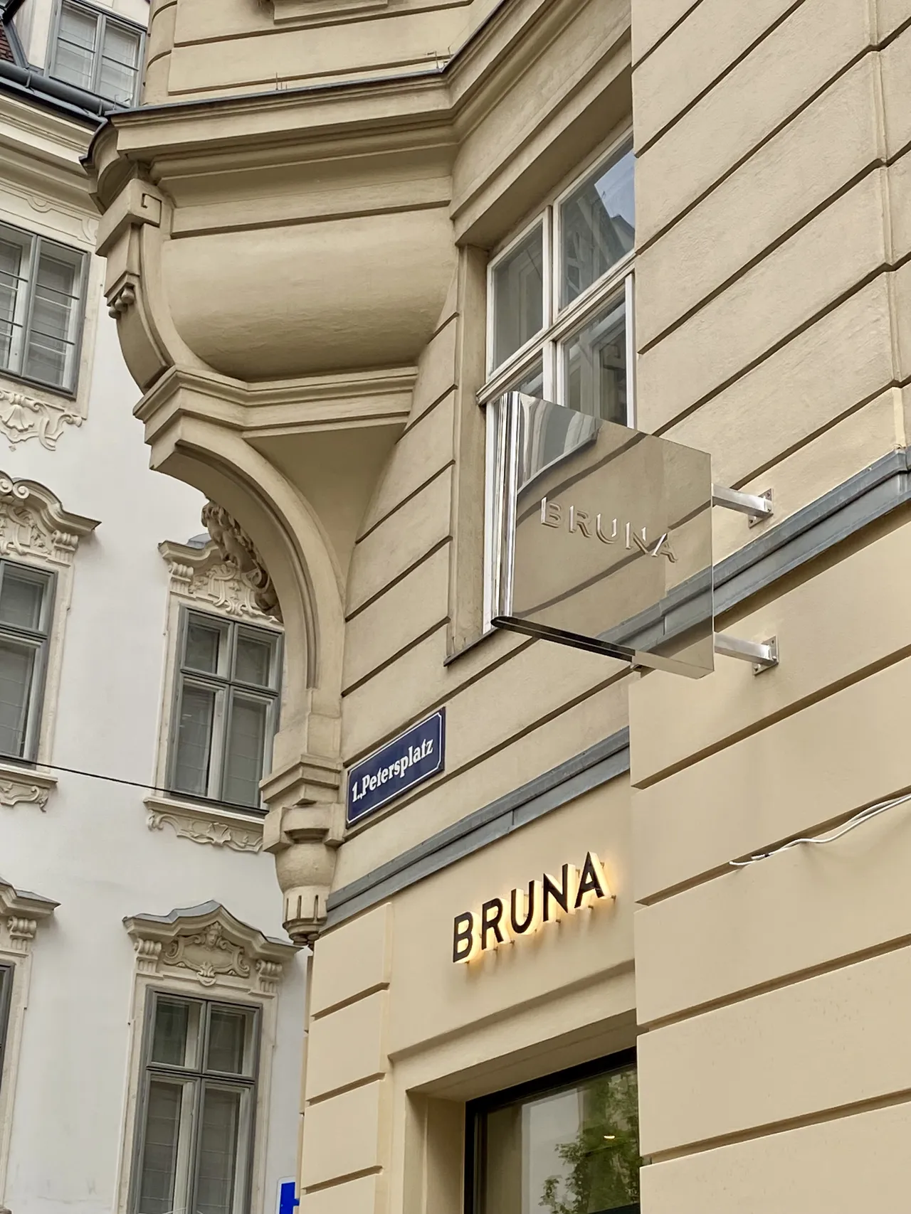 BRUNA eröffnet Flagship Store in Wiener Innenstadt