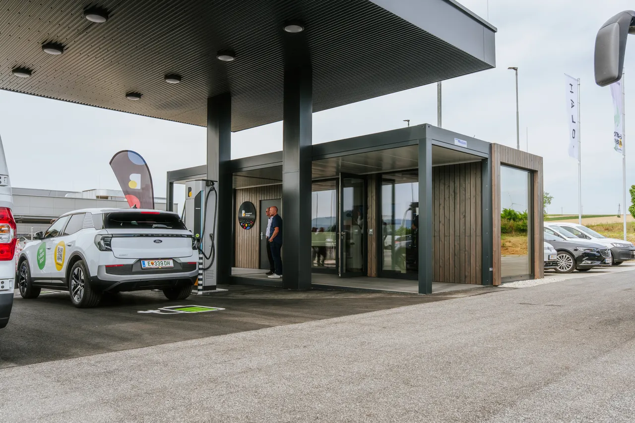 CONTAINEX PROJECT startet: Aus mobilen Raumlösungen werden schlüsselfertige Gebäude