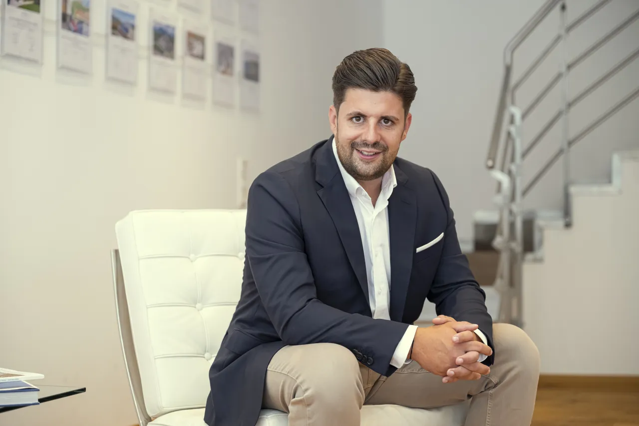 Florian Höll