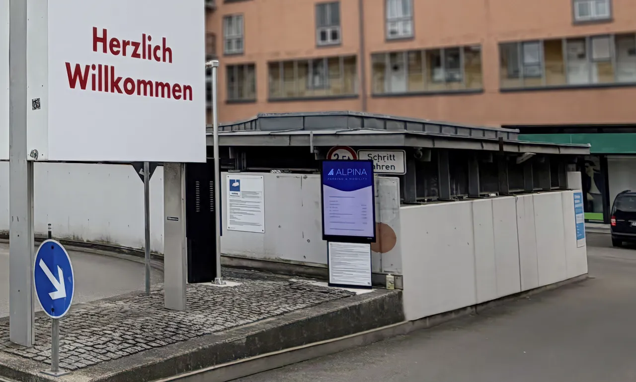 Einfahrtsbereich City-Center Gersthofen/München
