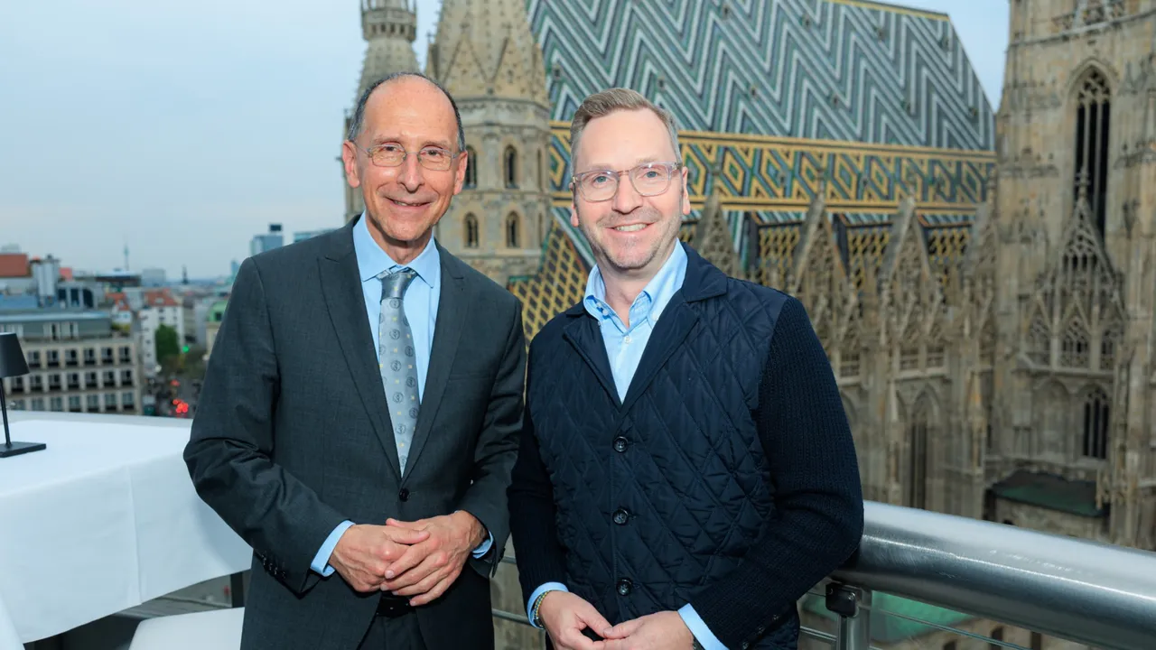 Univ.-Prof. Dr. Peter Filzmaier, Politikwissenschafter & Politikanalyst / Mag. Roland Schmid, Eigentümer und Geschäftsführer IMMOunited GmbH
