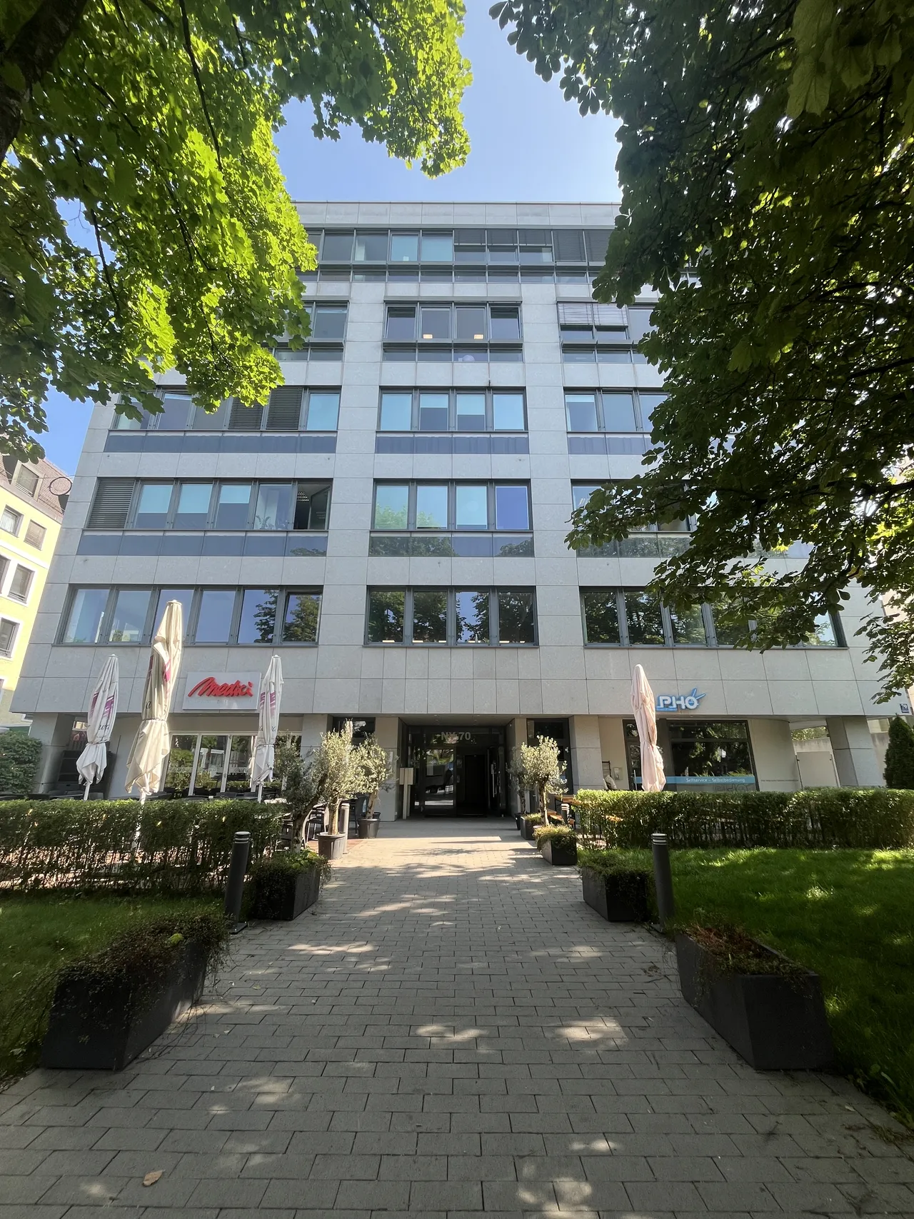 KINGSTONE kauft Büroimmobilie mit ESG-Potenzial in München-Neuhausen