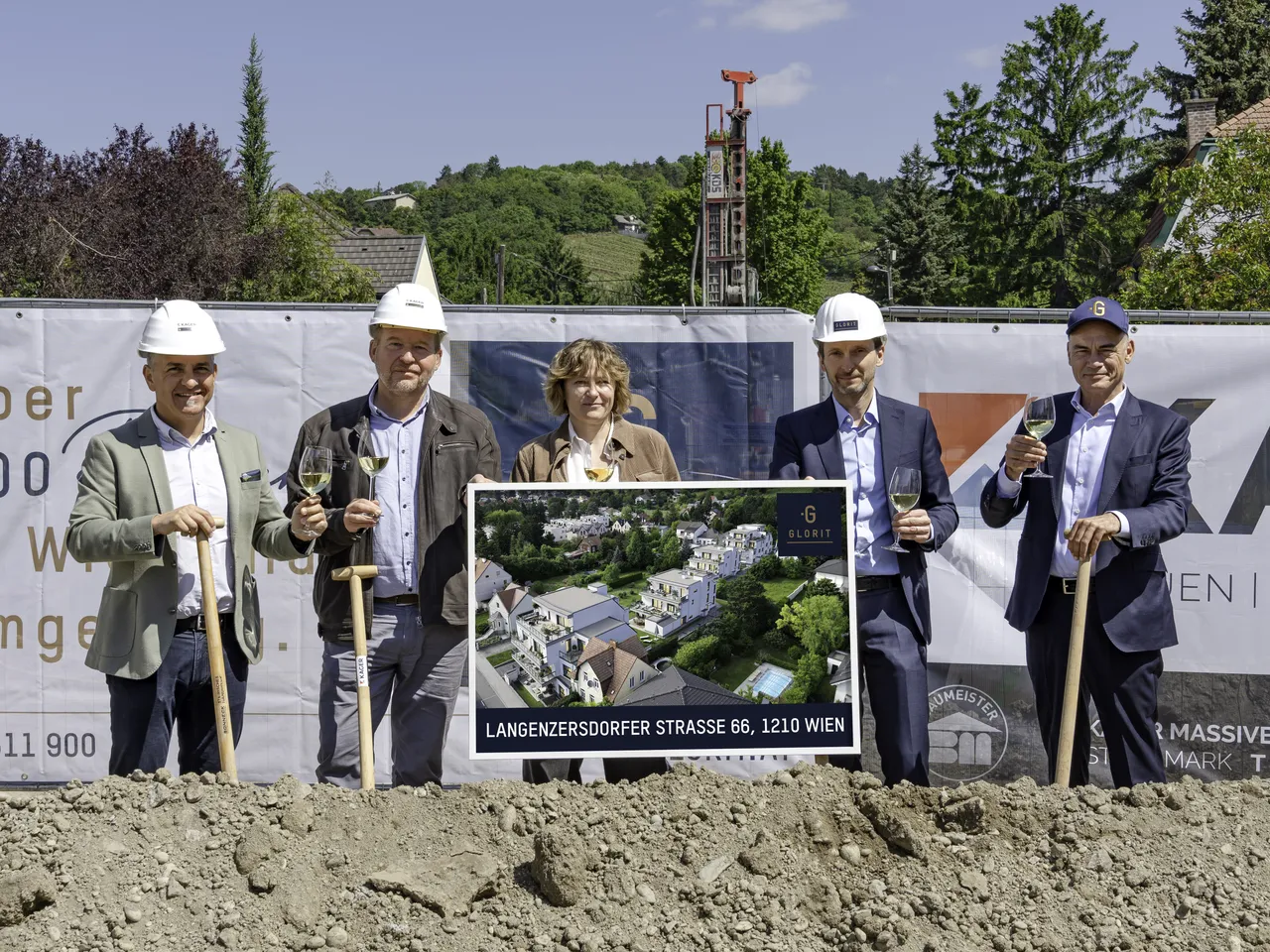 vlnr.: Josef Kölich (Kager Bau), Martin Mauerbauer (Kager Bau), Ivana Mirek (Mirek Hackermüller Architekt:innen), Patrick Kloihofer (Glorit), Stefan Messar (Glorit)