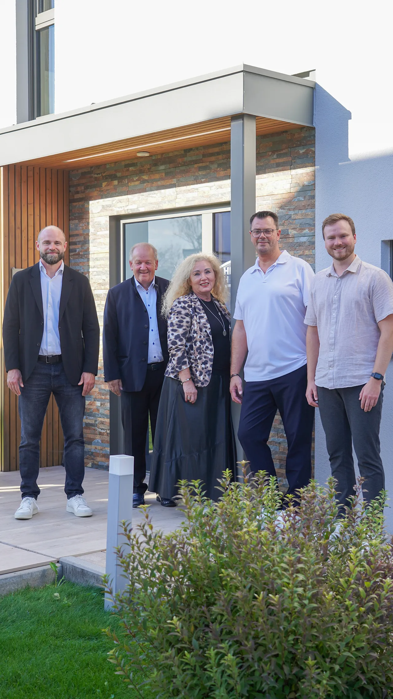 HARTLHAUS-Team bei Musterhaus-Eroeffnung Villingen Schwenningen