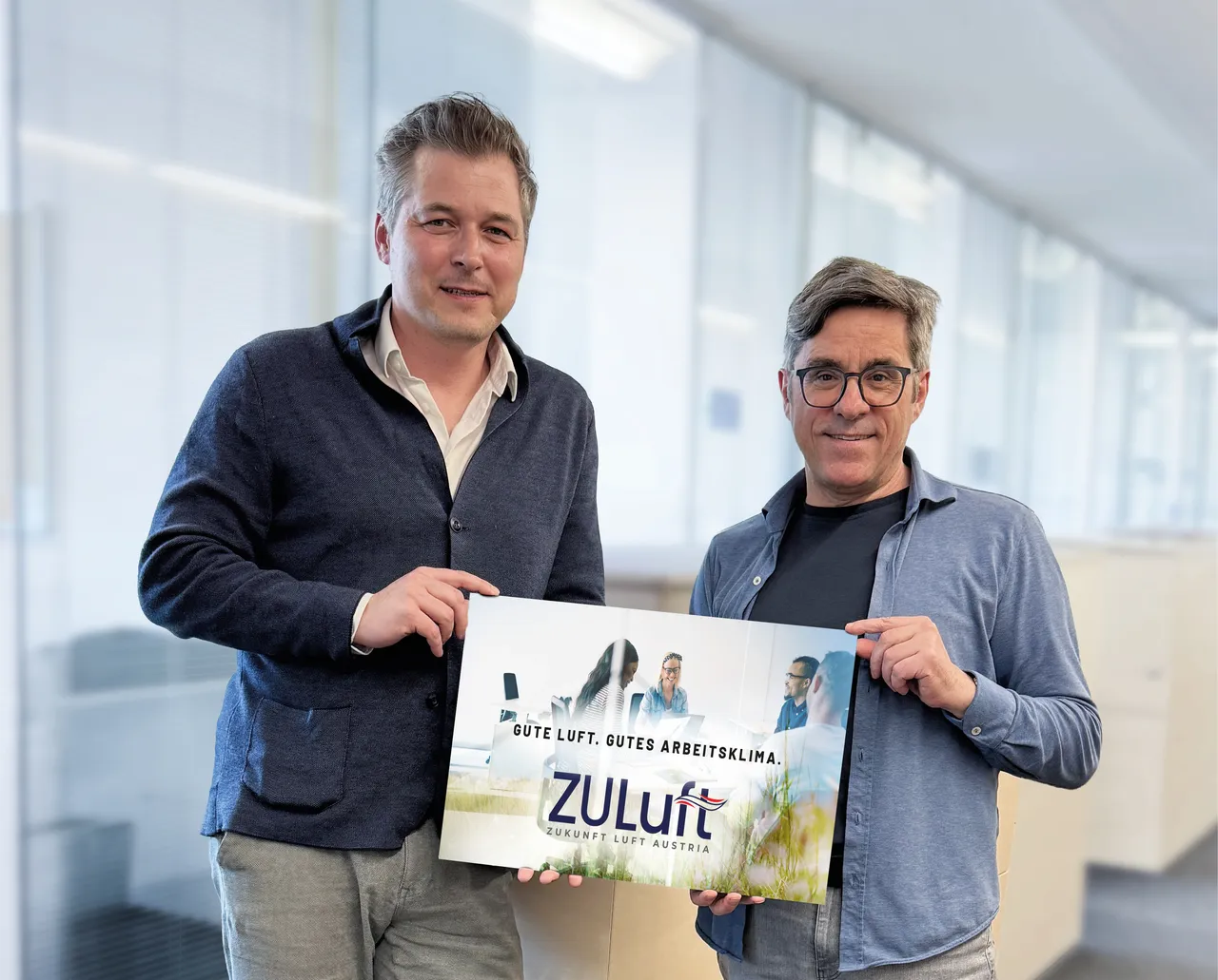 Wolfgang Hucek, Geschäftsführung Trox Austria + CEE GmbH Vorsitzender des Vorstandes des Vereins ZULuft und Andreas Jäger, Meteorologe und Klimaexperte, werden gemeinsam aktiv, um das Bewusstsein für gesunde Raumluft zu stärken und gesetzliche Standards und Richtlinien auch in Österreich an die Politik heranzutragen.