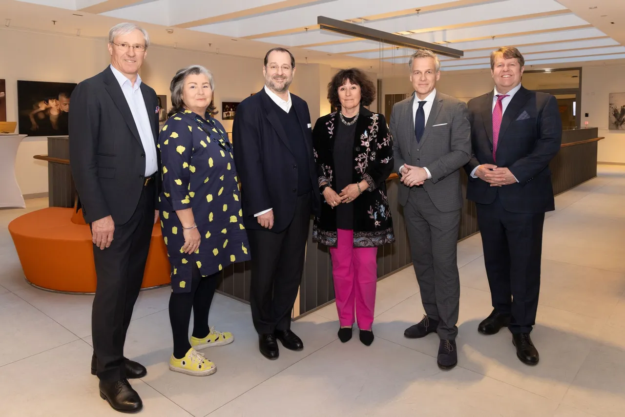 Gerhard Schuster (ehem. Vorstandsvorsitzender der Wien 3420 AG), Karin Lux (Geschäftsführerin, AzW), Daniel Riedl (CDO Vonovia SE), Brigitte Jilka (ehem. Stadtbaudirektorin Wien), Tarek Leitner (Moderation) und Michael Ehlmaier (Geschäftsführender Gesellschafter, EHL);