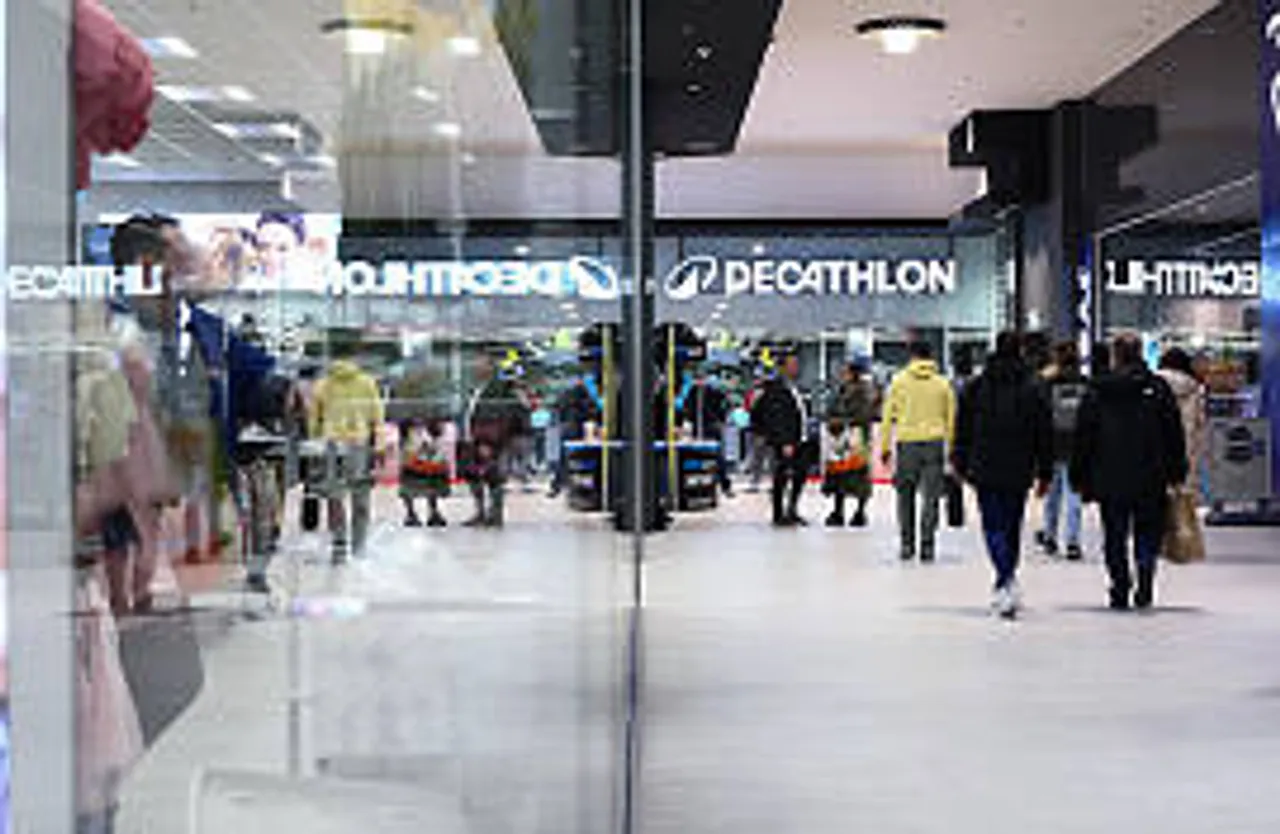 Der erneuerte Gebäudeteil des KING CROSS überzeugt mit modernen Shop Konzepten und dem größten Decathlon Store Kroatiens.