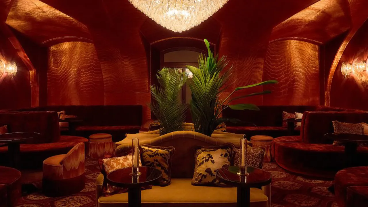 Colliers vermittelt Bar-Highlight „Le Fou“ im Boutique-Hotel THE LEO GRAND