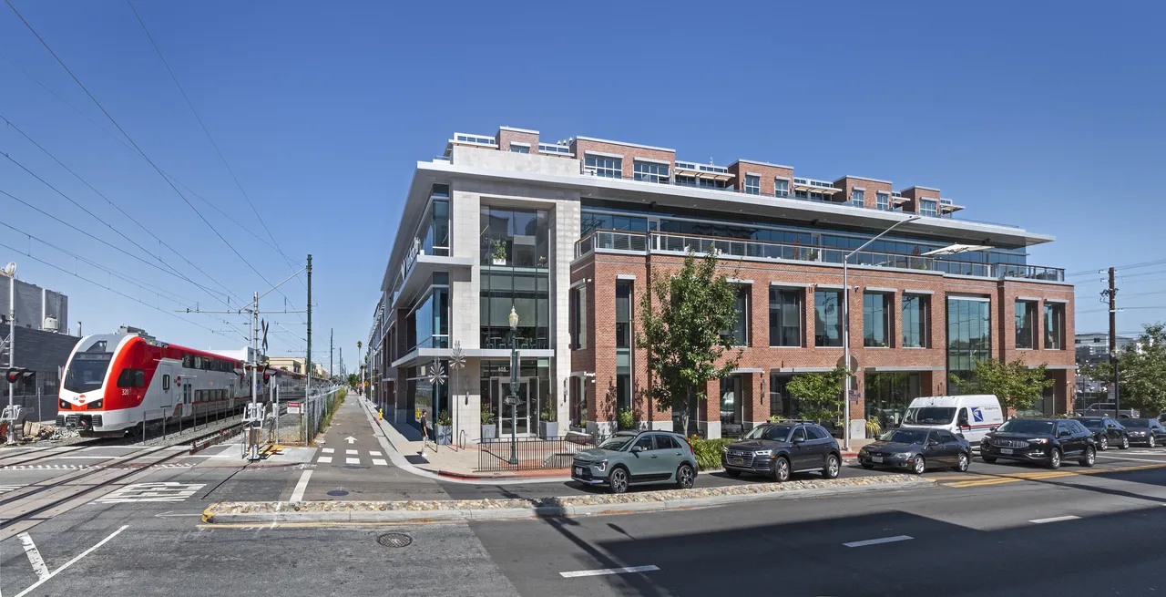 Manova landet im Silicon Valley