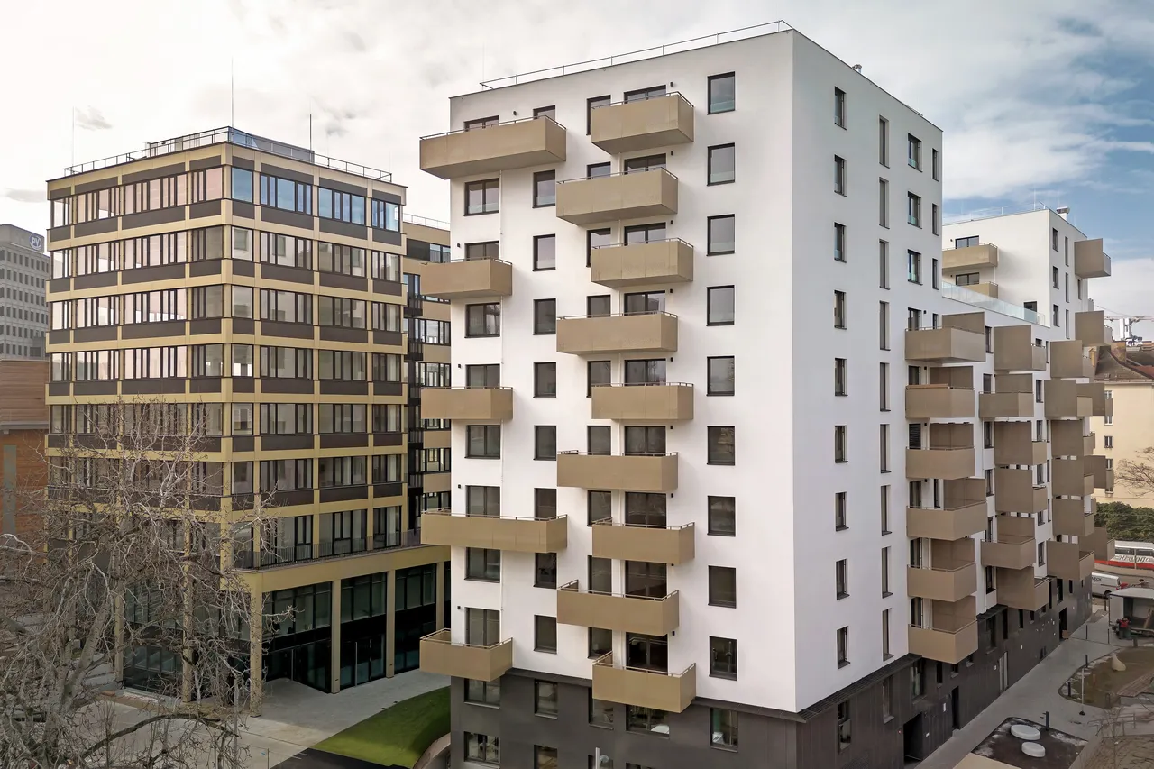 Einzug: Park Homes im Village im Dritten Fertig