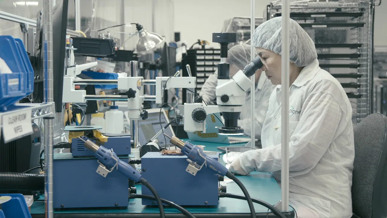 Komplexes Bauvorhaben für die  Satelliten-Produktion in Berlin-Charlottenburg