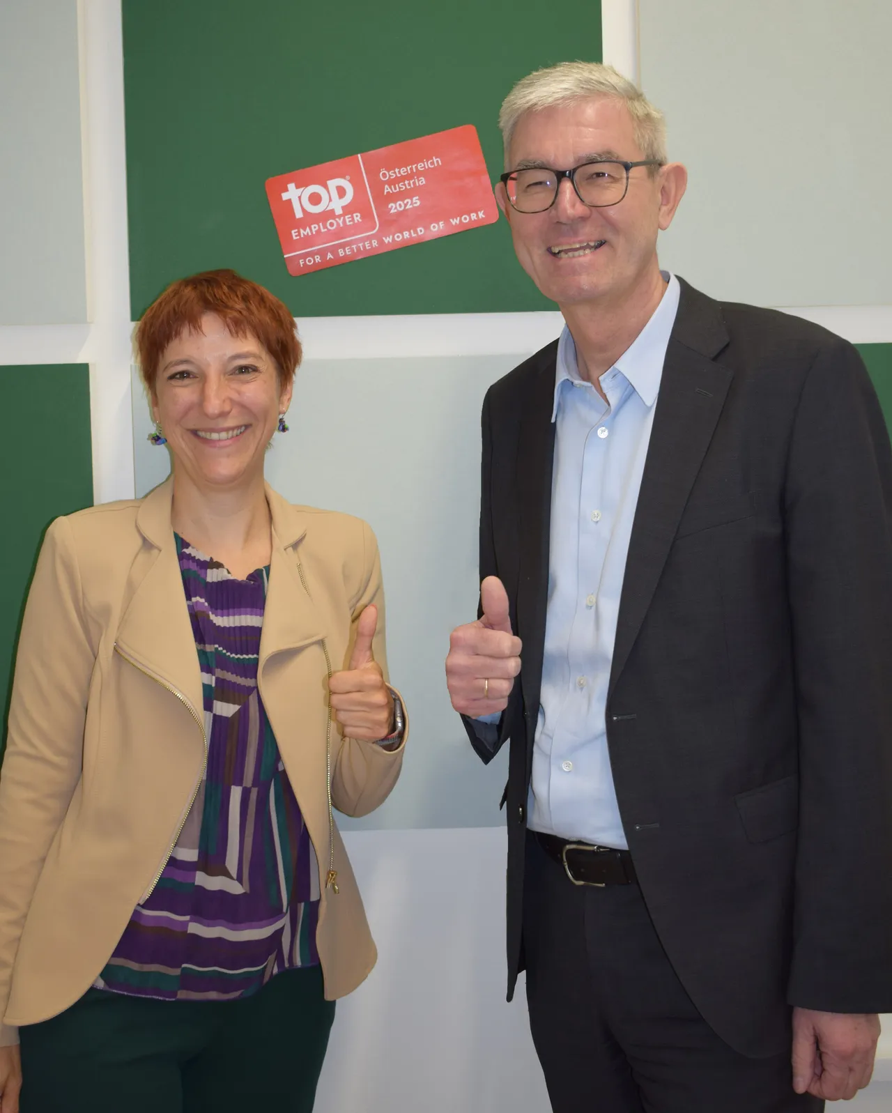 (v.l.n.r)HR-Direktorin, Monika Öhlsasser und Saint-Gobain Austria CEO Peter Giffinger.