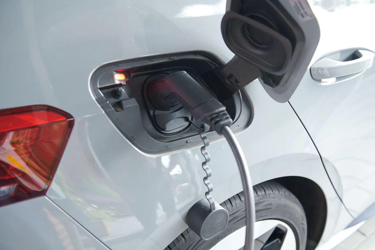 Großprojekt zum Ausbau der E‑Ladeinfrastruktur an URW-Standorten in Deutschland