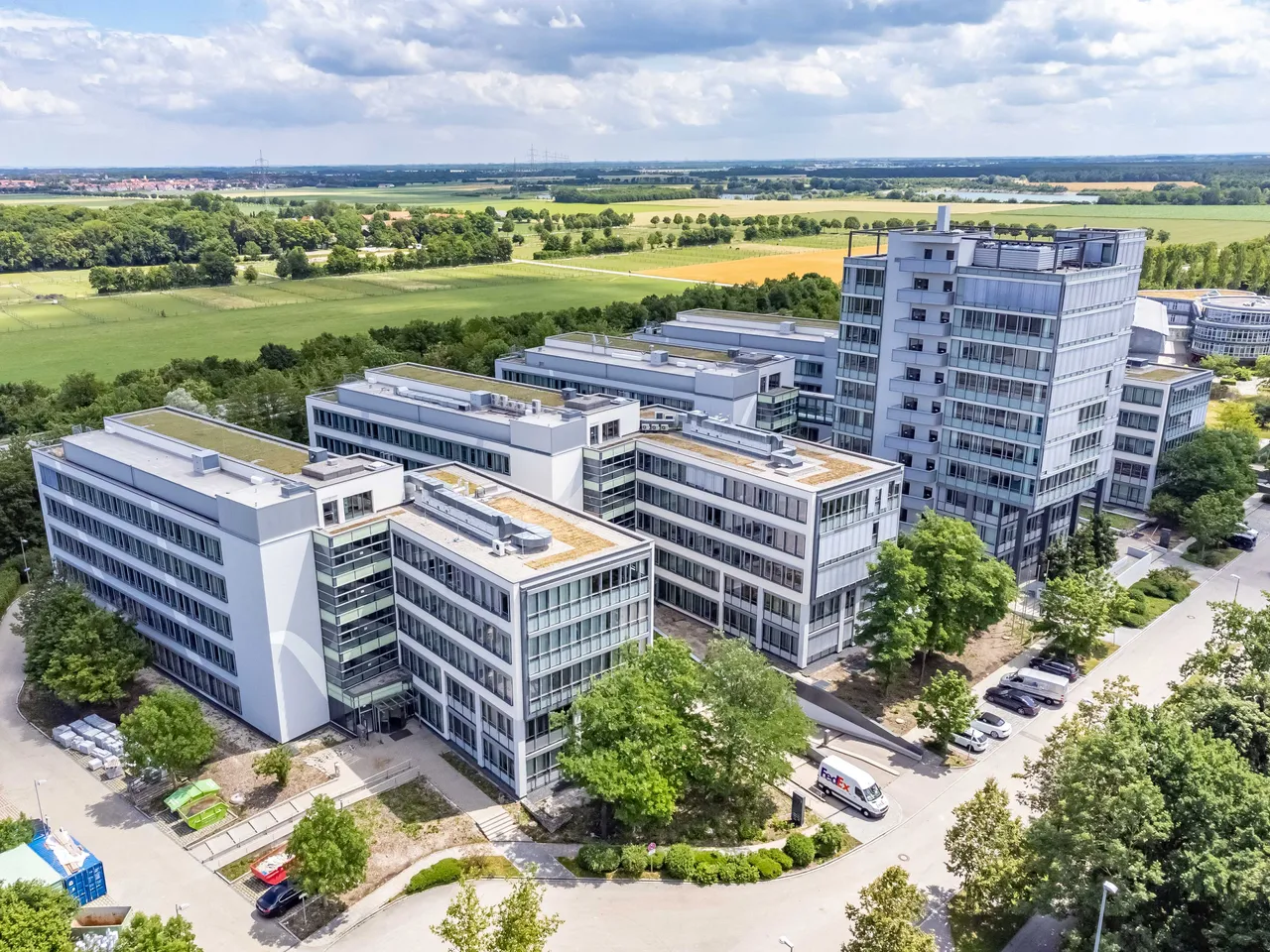 Lohhof Quartier (links vorn das zukünftige B&B Hotel)