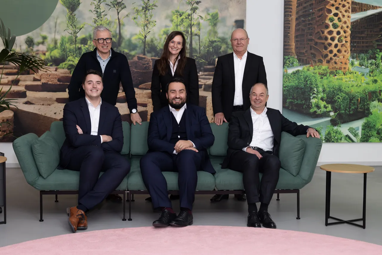 (v.o.r.n.u.l.): Johan van der Biest, Stefanie Paufler, Burkhard Theuerkauf, Florian Tiefenbacher, Florian Scherr und Ronald Ottensammer