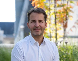 Gebäudeeffizienz stagniert – Emissionsrückgang nur durch Stromnetz