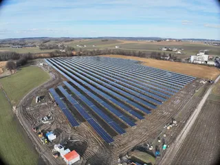 Agri-PV-Kraftwerk Herbstheim geht in den Betrieb