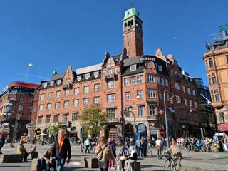 Savills Investment Management veräußert zwei Retail-Immobilien in Dänemark und den Niederlanden