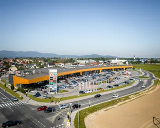 SES erwirbt Retail Park Arkadia