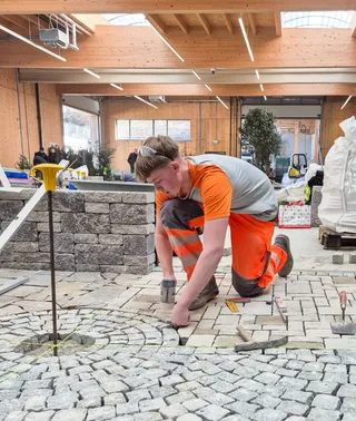 Lukas Zöchbauer holt 1. Platz beim Bundeslehrlingswettbewerb der Pflasterer