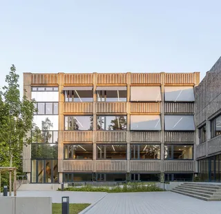 Sonnenschutz in Bildungsbauten: Bauphysikalische Pflicht