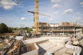 HENSOLDT-Headquarter und Hotelgebäude nehmen Gestalt an