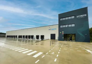 Neues Logistikterminal bei Barcelona: LVTmoto verdreifacht Fläche