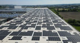 Sunrock nimmt viertgrößte PV-Dachanlage Deutschlands in Betrieb