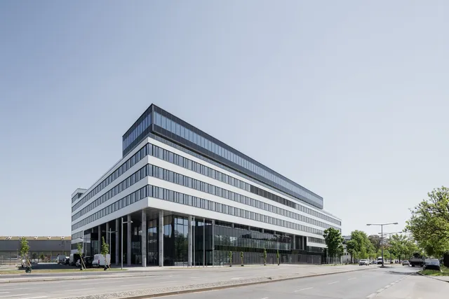 Central Hub ist übergeben