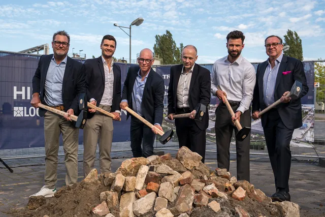 TRIPORT HAMBURG-HARBURG: Abrissarbeiten für neuen Logistikpark gestartet