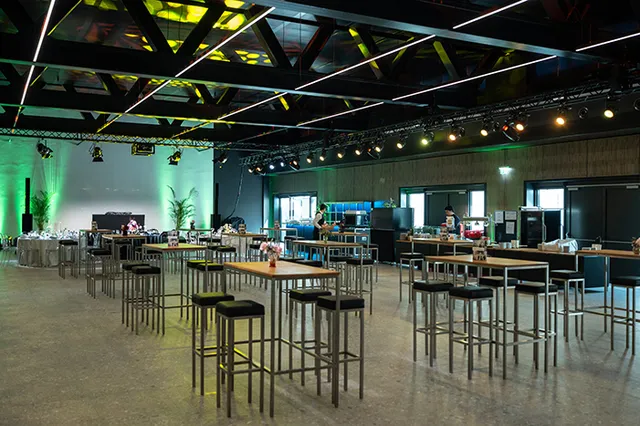 TwentyOne: Ball Room mit hochwertiger Fixinstallation der Technik