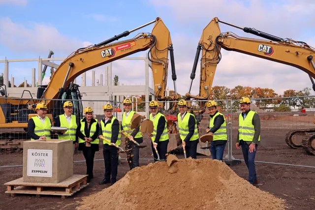 AYKA ParX und Zeppelin Baumaschinen feiern Grundsteinlegung in Köln