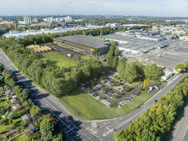 AYKA ParX und Zeppelin Baumaschinen feiern Grundsteinlegung in Köln