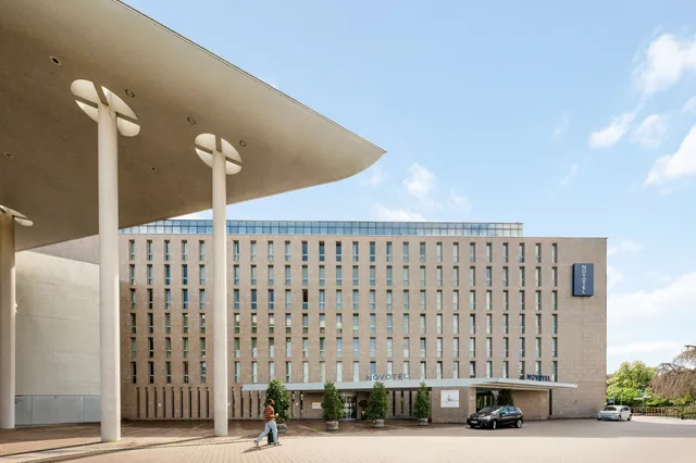 IREMIS erwirbt das Novotel Freiburg