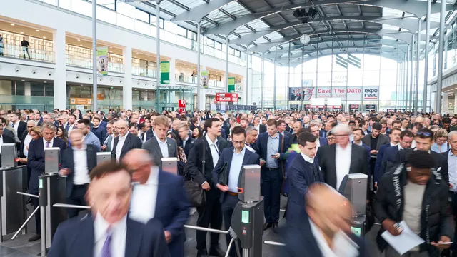 Immobilienwirtschaft bewegt sich zwischen Zurückhaltung und Zeichen der Belebung