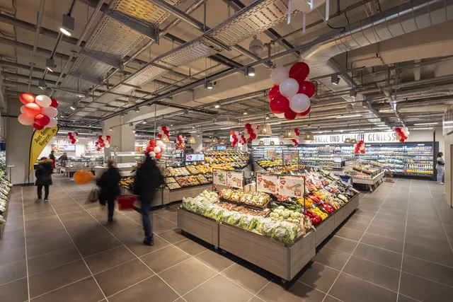 Vom Versandzentrum zur Versorgungsmitte: Handel startet in The Q