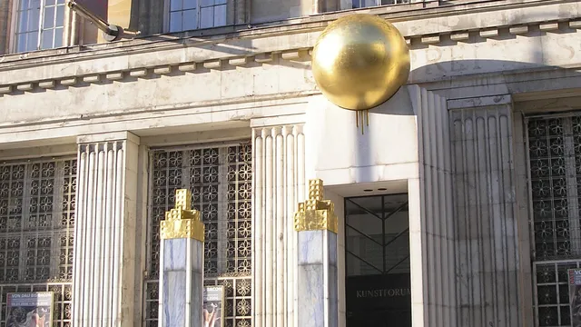 VfGH und Kunstforum gehören ab heute einem prominenten Österreicher