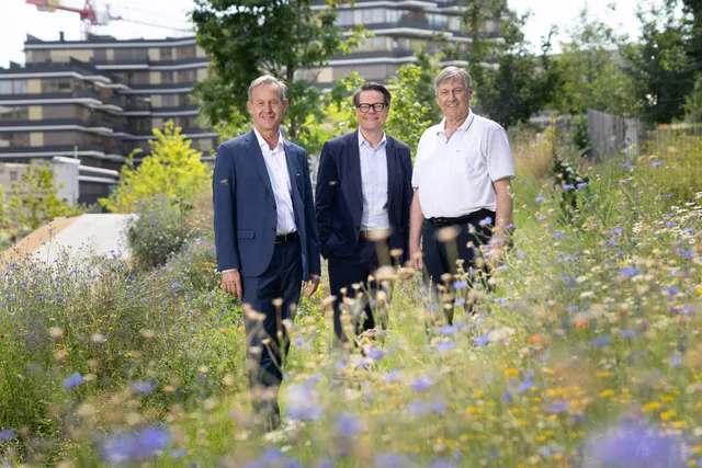 Bert-Brecht-Park im VILLAGE IM DRITTEN eröffnet