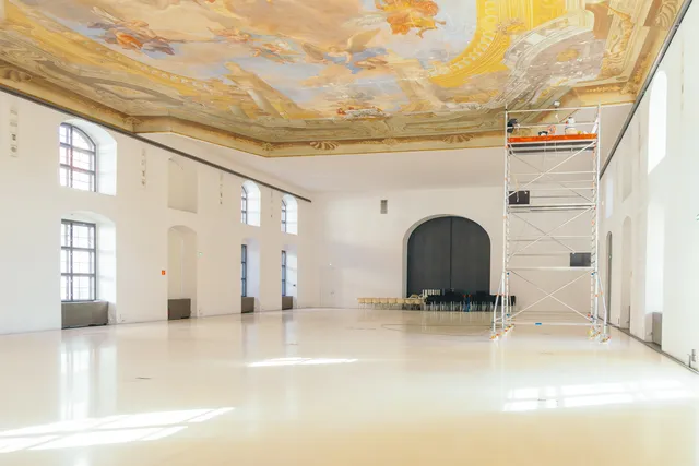 Historisches Deckenfresko im Jesuitensaal der "Alten Aula" wird restauriert