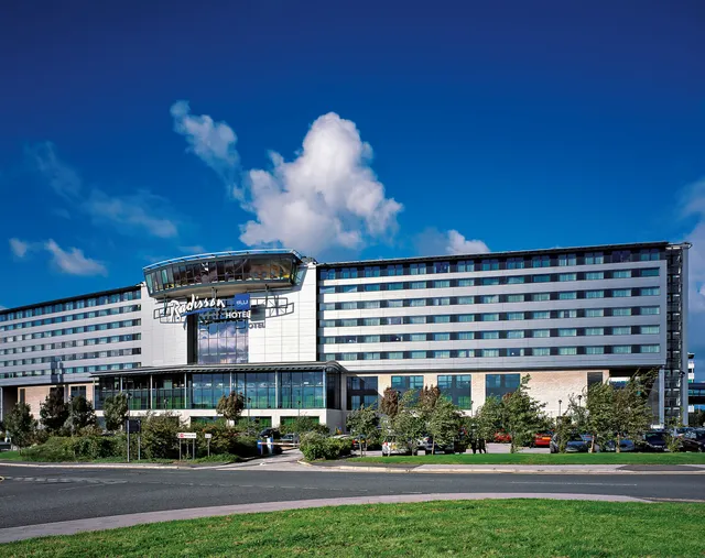 Union Investment verlängert Mietvertrag mit Radisson Hotel Group am Flughafen Manchester