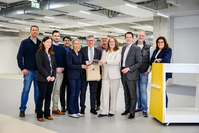 EWMG übergibt Stadtteilbibliothek Rheydt an die Stadt Mönchengladbach.