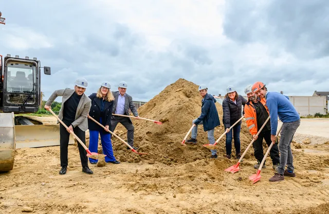 Spatenstich auf dem REME-Gelände