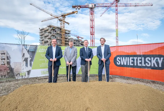 ARE: Spatenstich für VILLAGE IM DRITTEN