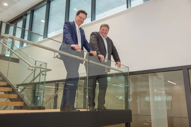 Central Hub ist übergeben